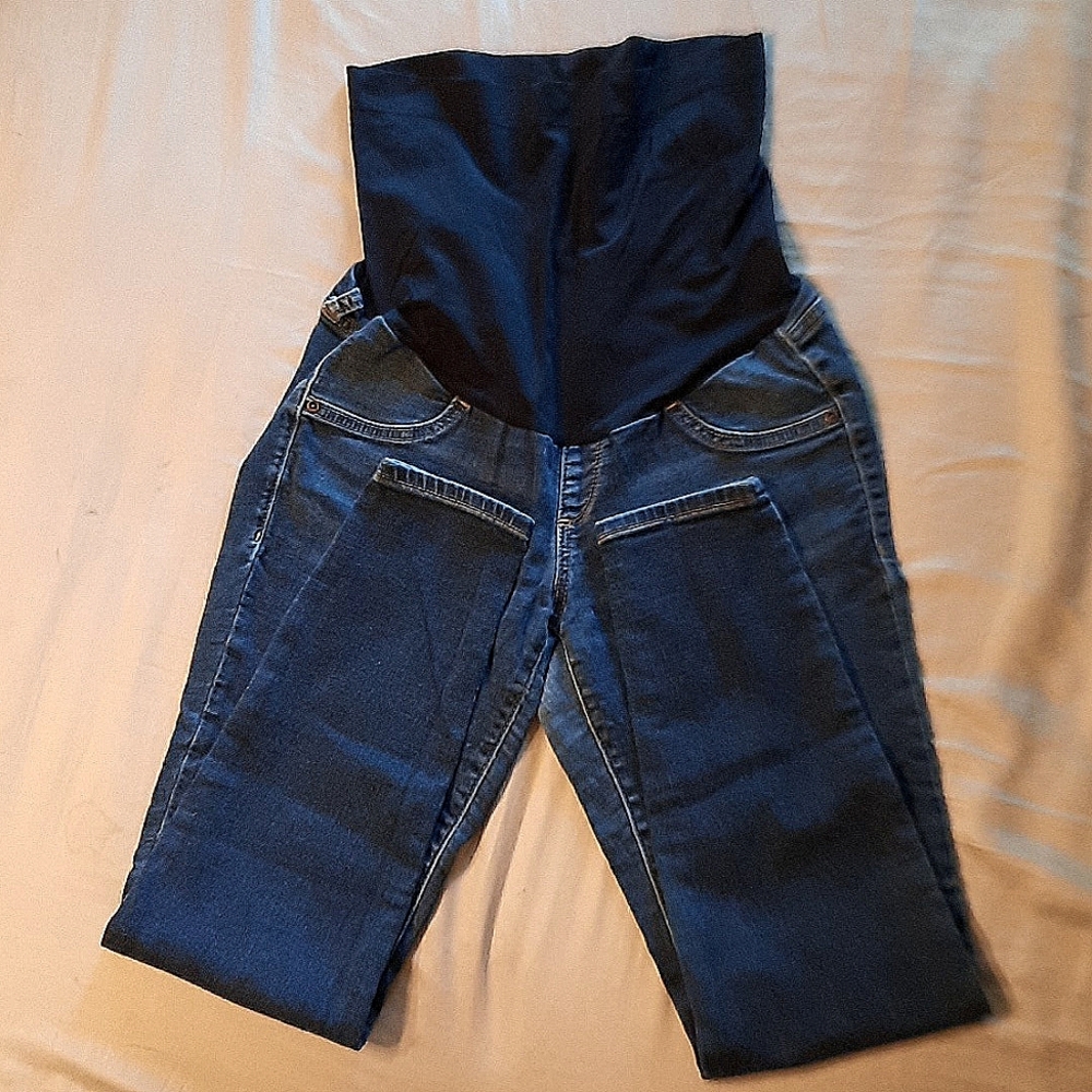 Over the belly maternity jeggings